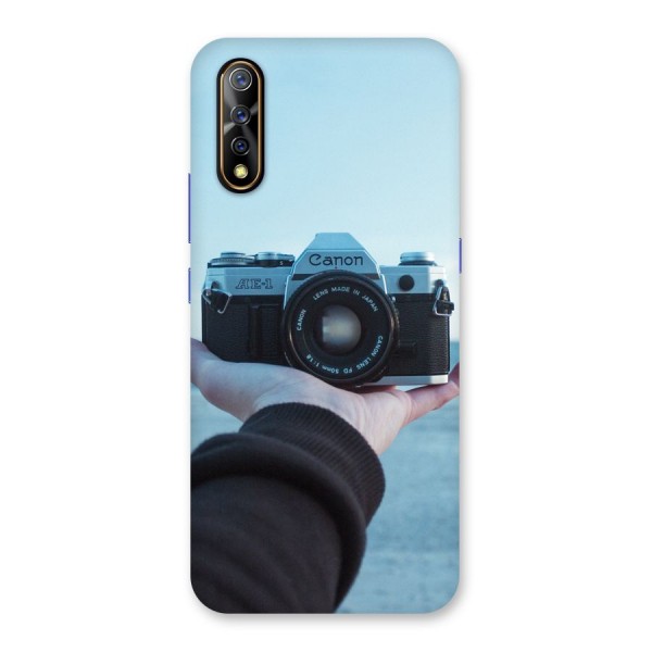 Camera in Hand Back Case for Vivo S1