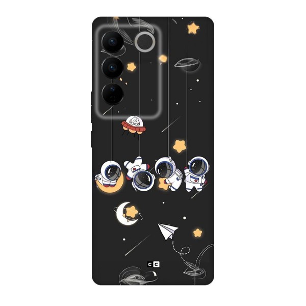 Hanging Astronauts Back Case for Vivo V27