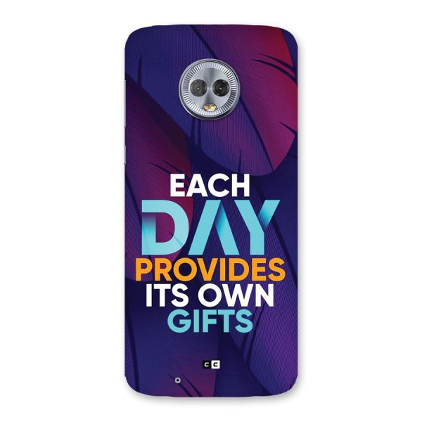 Its Own Gifts Back Case for Moto G6