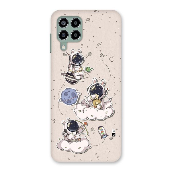 Lovely Astronaut Playing Back Case for Galaxy M33