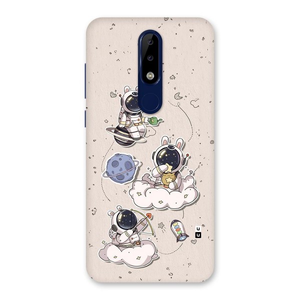 Lovely Astronaut Playing Back Case for Nokia 5.1 Plus