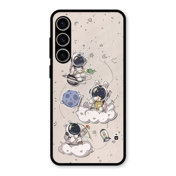 Lovely Astronaut Playing Metal Back Case for Galaxy S23 Plus