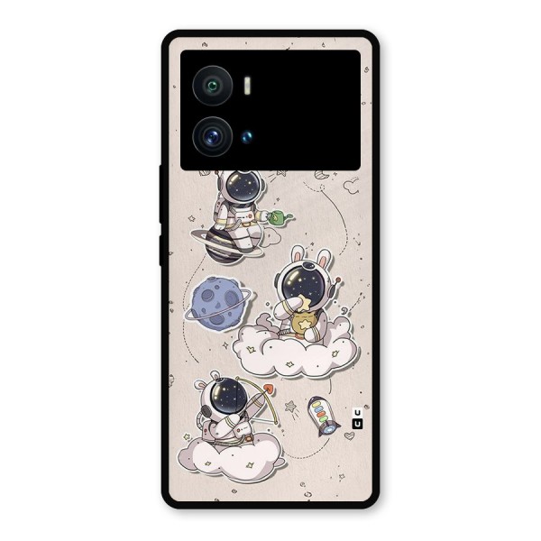 Lovely Astronaut Playing Metal Back Case for iQOO 9 Pro