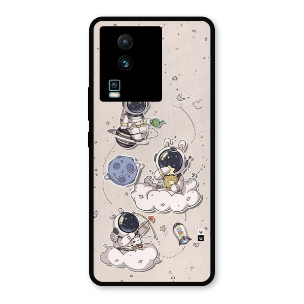 Lovely Astronaut Playing Metal Back Case for iQOO Neo 7